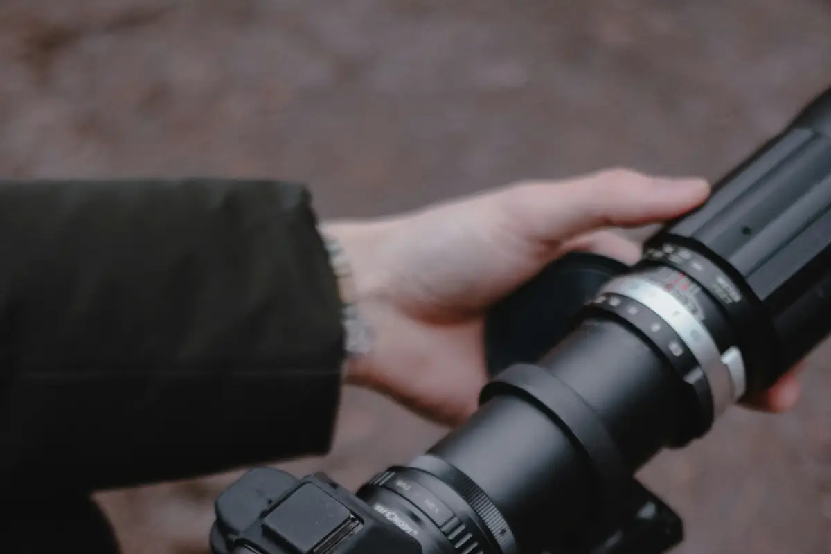 Kawa, woda i drobny poczęstunek